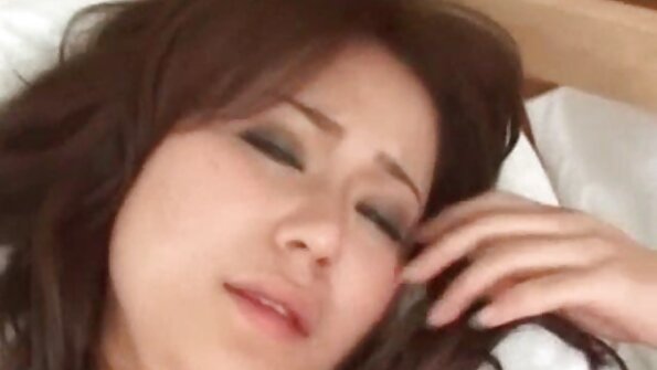 Le x porno homme couple a invité des amis