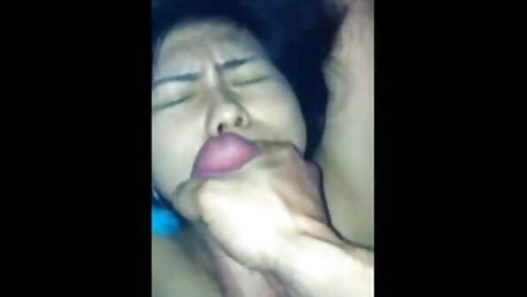 Salope sur porno animaux femme l'autoroute Brooklyn Gray baise un mec riche en train de s'embrasser