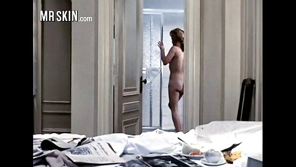 Aimee Summers avec un cul xxx entre fille tendu équilibre le conflit avec son voisin avec une baise bizarre