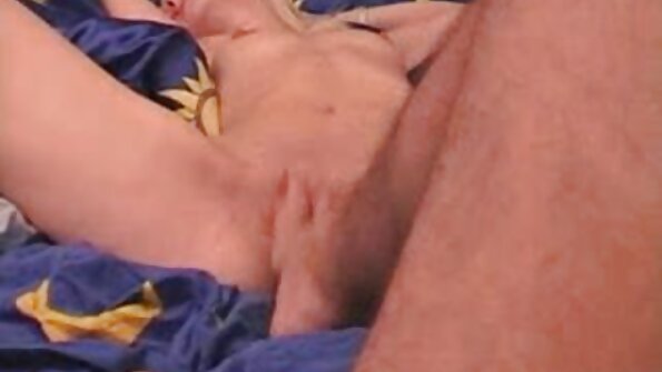 Incroyable pipe lesbiennes porno fille enceinte aux cheveux noirs Veronica et Lela